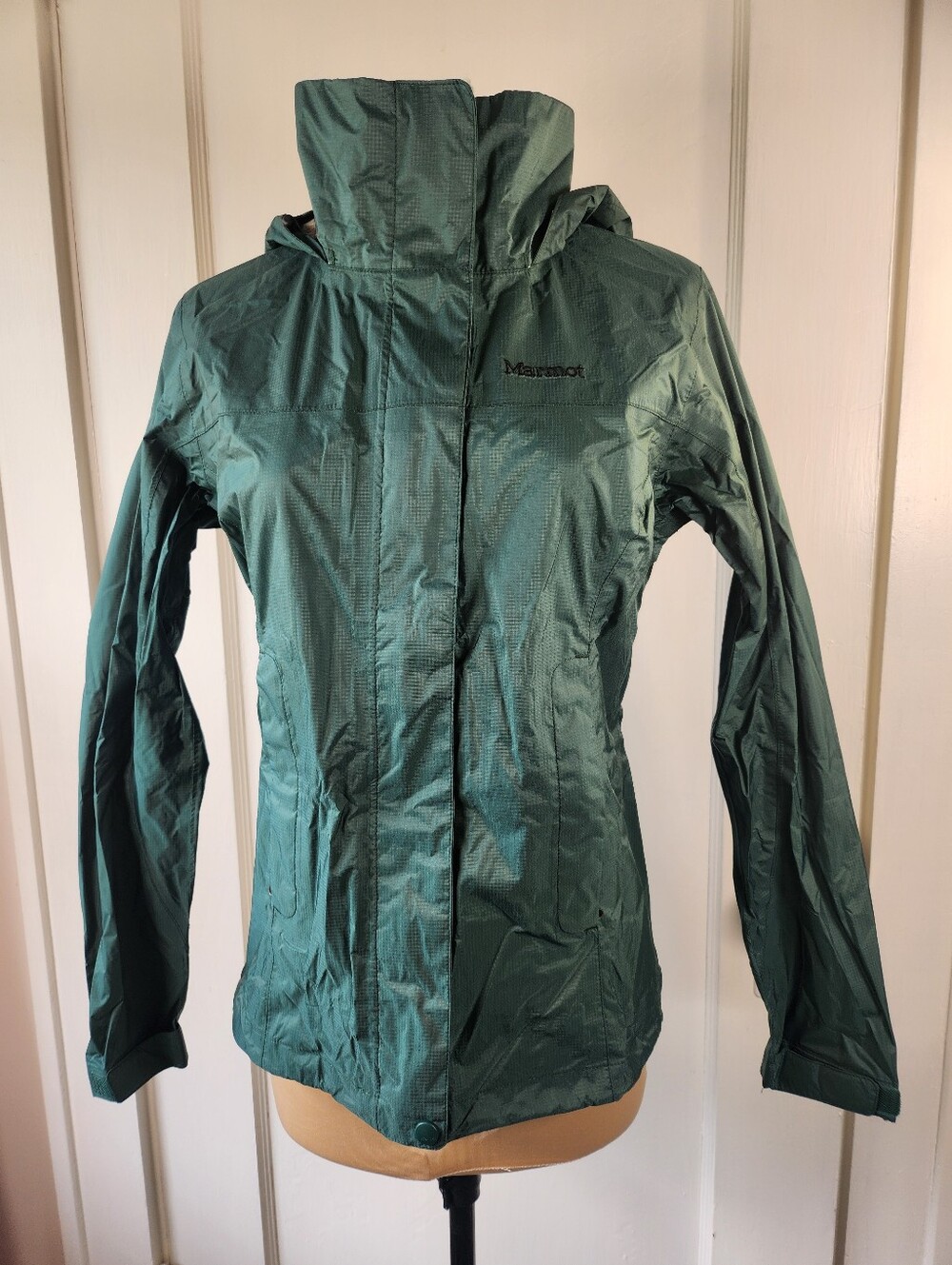 Marmot Women's Green Rain Jacket With Packable Hood - Picture 3 of 7